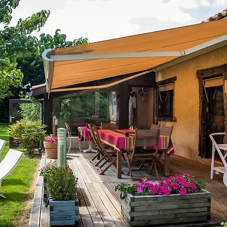 Feriehus Gites La Ferme Et La Bergerie De Monseignon *