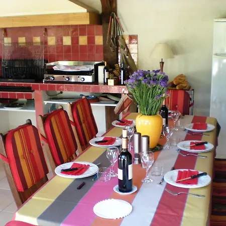 Gites La Ferme Et La Bergerie De Monseignon Feriehus