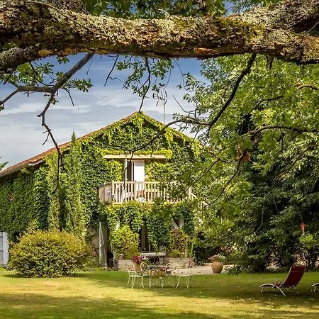 Gites La Ferme Et La Bergerie De Monseignon Feriehus