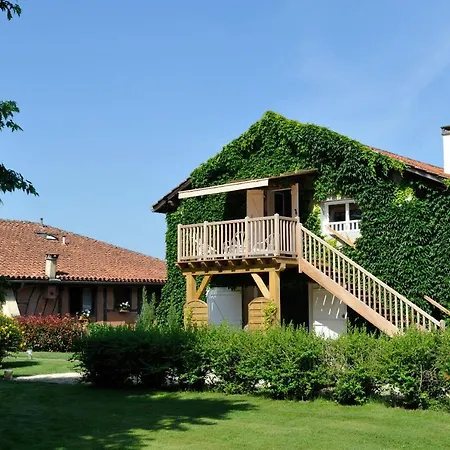 Feriehus Gites La Ferme Et La Bergerie De Monseignon *