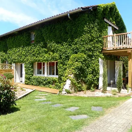 Gites La Ferme Et La Bergerie De Monseignon Feriehus *